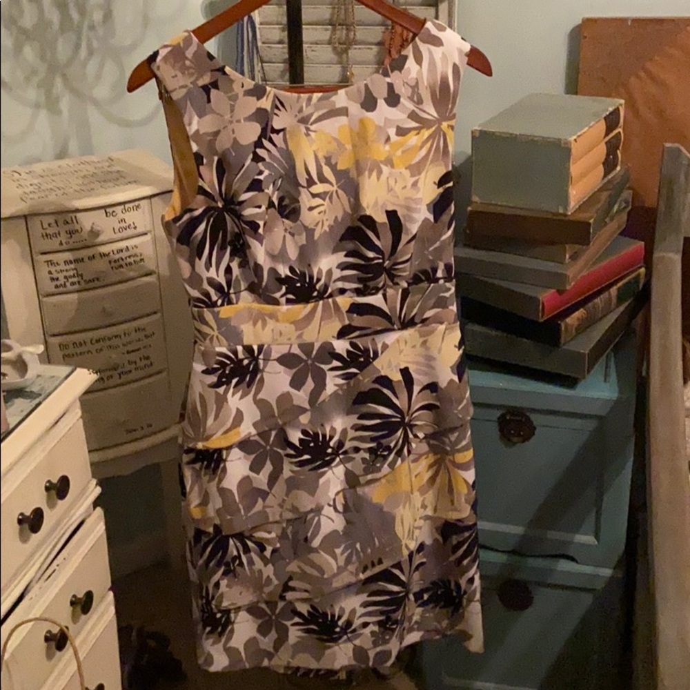 Sleeveless Grey/Yellow Dress